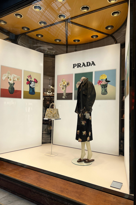 Milan: Exclusive Private Fashion Tour - Finishing In The Golden Quadrilateral On Via della Spiga