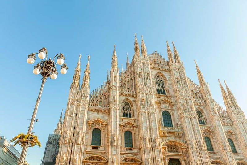 Milan: Fast Track Cathedral and Duomo Rooftop Guided Tour - Where You’ll Meet: Piazza del Duomo, Mondadori Arches