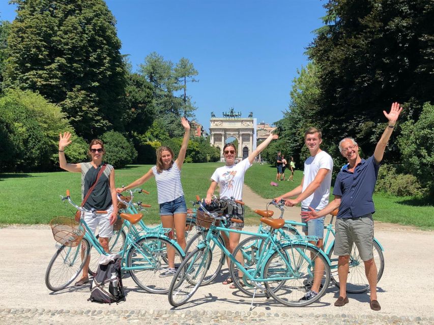 Milan: Highlights and Hidden Gems Guided Bike Tour - Duomo to Palazzo Reale: Gothic Drama and Royal Polish