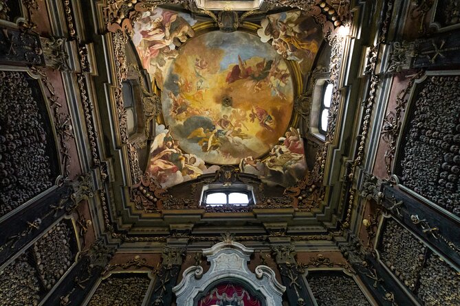 Milan: Highlights and Secret Treasures walking tour - Piazza Fontana to Sforza: Why this route works