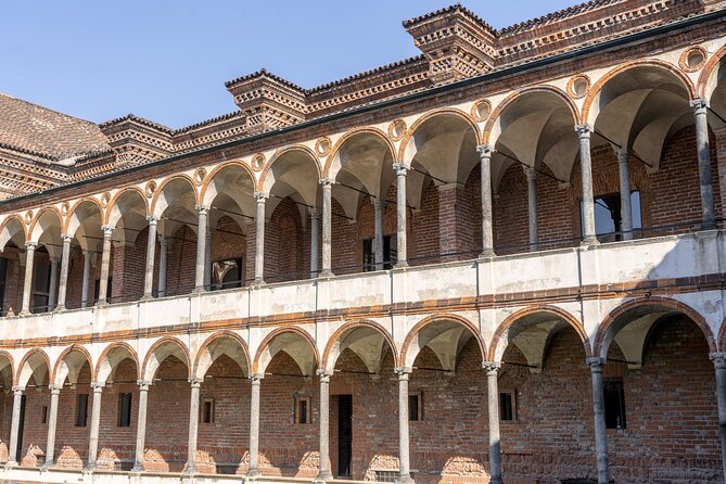 Milan: Highlights and Secret Treasures walking tour - Piazza Missori and Santa Maria presso San Satiro: churches you remember
