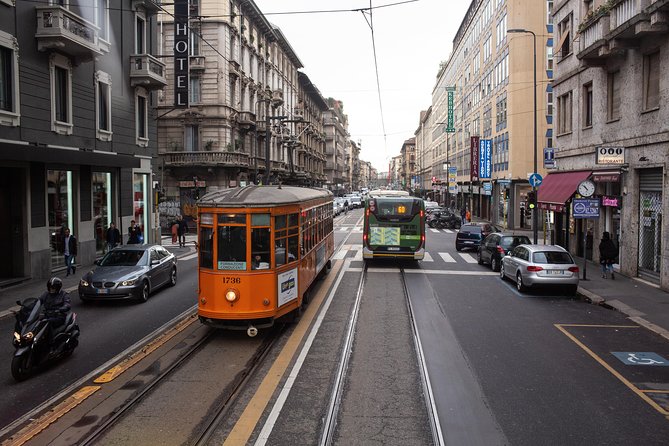 Milan Hop-On Hop-Off Bus Tour with Four Routes - Line D (Yellow): Navigli Canals, Piazza XXIV Maggio, Brera, and Montenapoleone