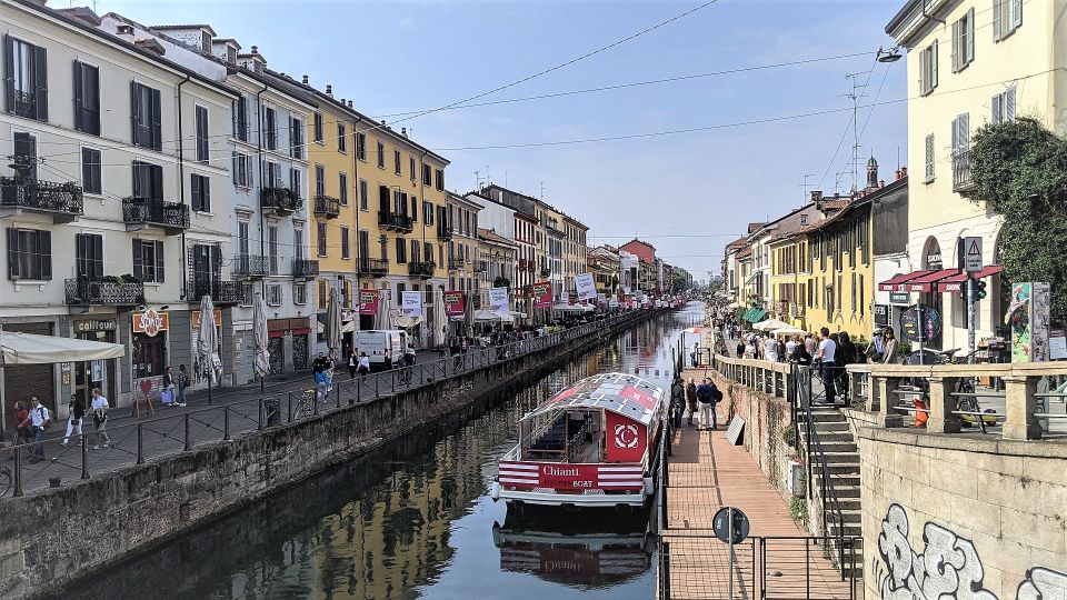 Milan: Navigli Canal Boat Cruise - Vicolo dei Lavandai: the washing alley you can almost picture