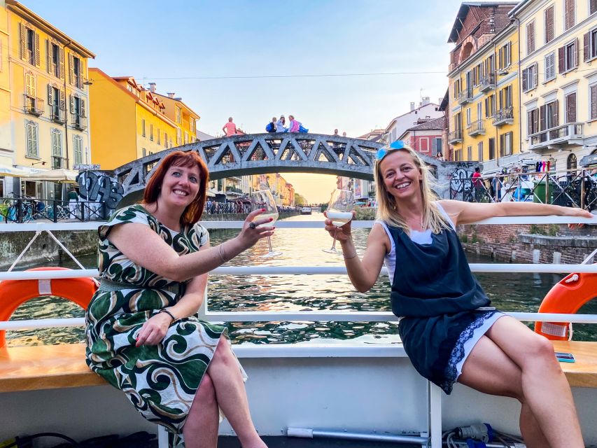 Milan: Navigli District Canal Boat Tour with Aperitivo - Navigli at night: why this canal aperitivo works