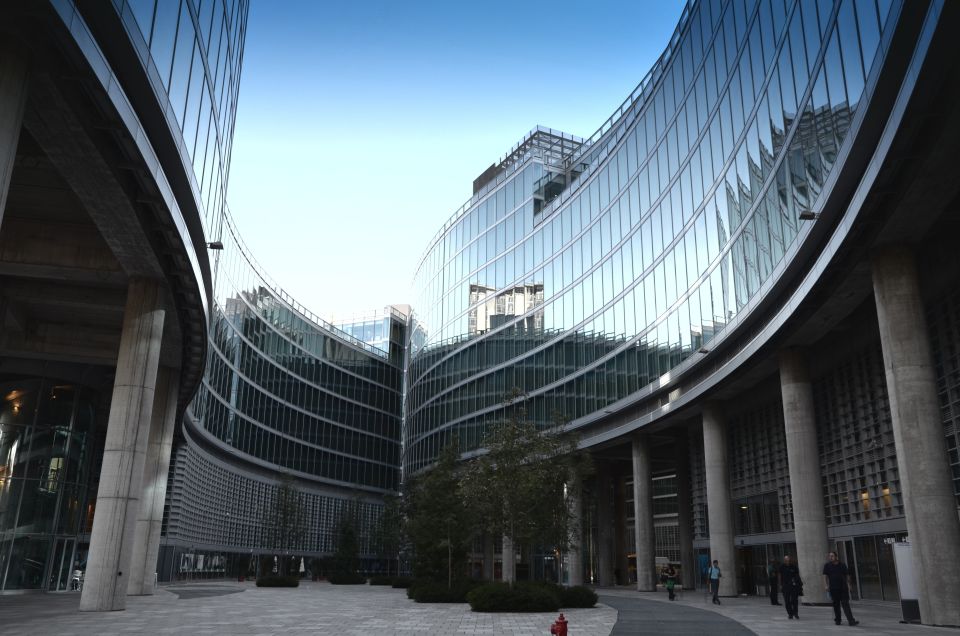 Milan: Piazza Gae Aulenti and Pelli Tower Walking Tour - A Modern Slice of Milan You Can See Fast