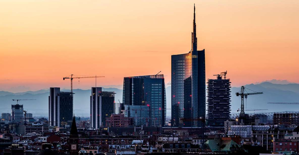 Milan: Piazza Gae Aulenti and Pelli Tower Walking Tour - Starting at Palazzo Lombardia and Getting Oriented