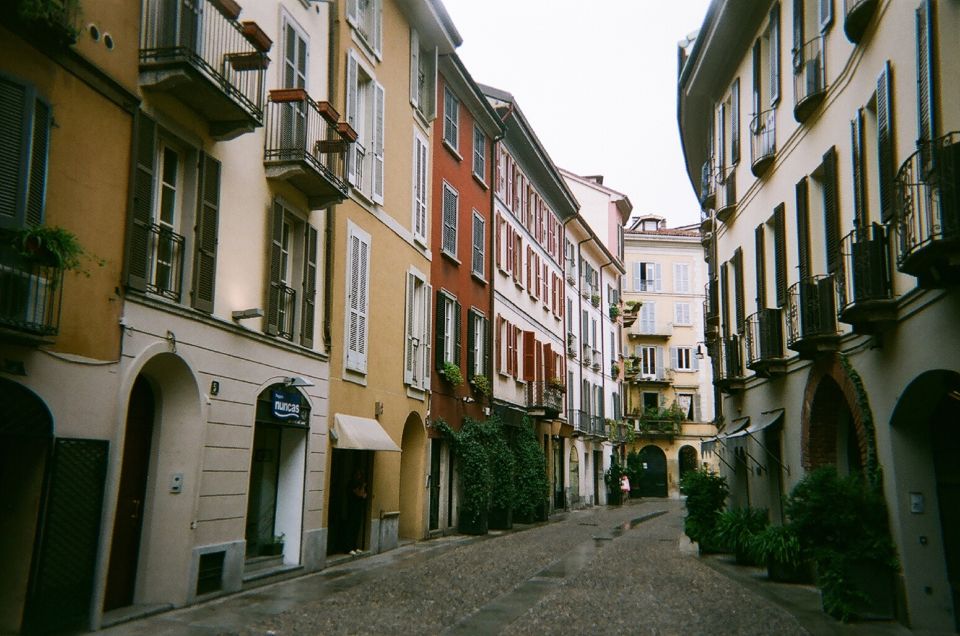 Milan: Pinacoteca Art Gallery and Brera District Guided Tour - Pinacoteca di Brera in 2 hours: why this format works