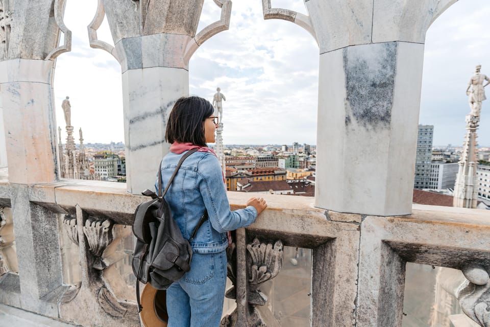 Milan: Private Duomo Cathedral and Roof Top Guided Tour - Meeting point at Mondadori Megastore and how the flow works