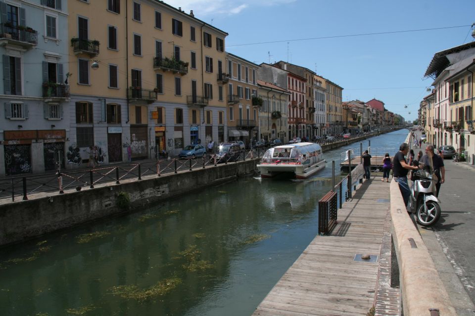 Milan: Private Sightseeing & Shopping Tour with a Local - Montenapoleone for luxury shopping and wardrobe upgrades