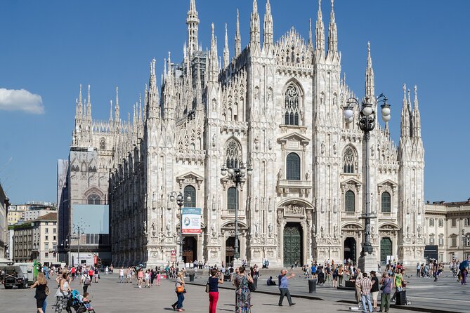 Milan Private Tour of the Duomo and the Terraces of the Duomo - Terrazze del Duomo: Roof Views Plus City History in One Move