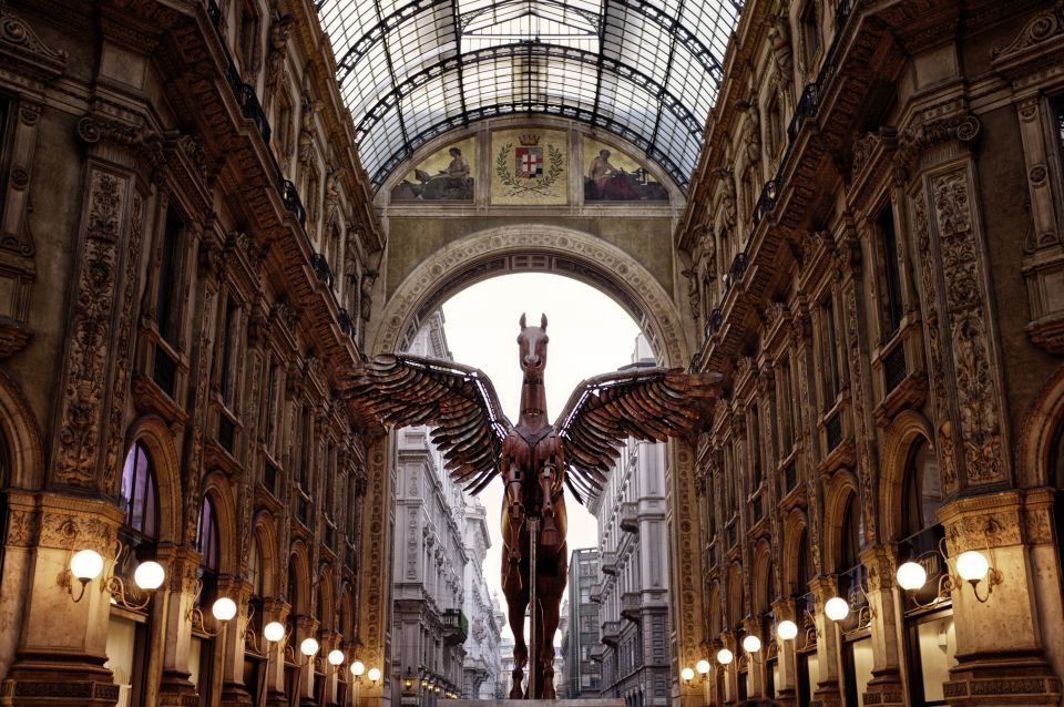 Milan: Private Welcome Tour w/ a Local - Meeting your guide: hotel lobby, Airbnb, and an easy start
