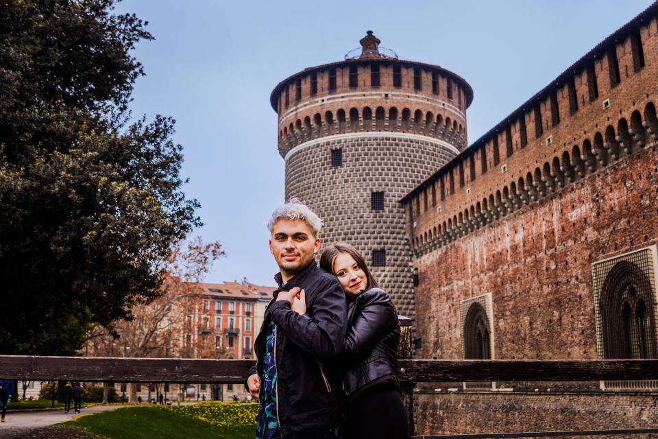 Milan: Professional Photoshoot Outside Sforza Castle - How the 15–45 Minute Photoshoot Works
