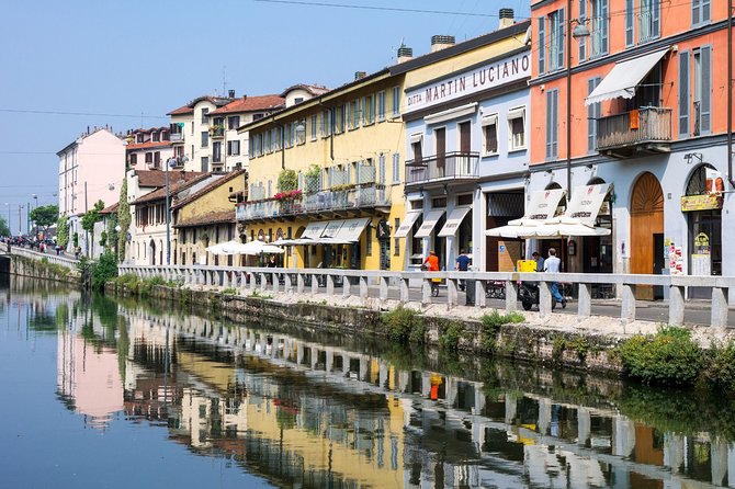 Milan Scavenger Hunt and Best Landmarks Self Guided Tour - Turning Milan into a street game with the World City Trail app