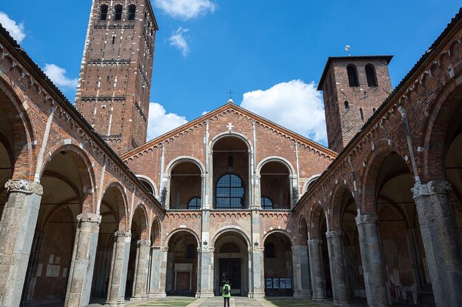Milan Scavenger Hunt and Best Landmarks Self Guided Tour - Timing, pace, and why your 2 hours may stretch