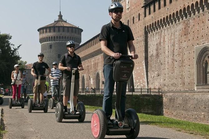 Milan: Segway Tour with Local Tourist Guide Live - 3 hours & half - Duomo and Piazza della Scala: huge icons, mostly outside, with smart timing