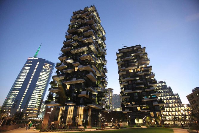 Milan Skyscrapers Guided Tour: Porta Nuova, Unicredit tower & Vertical Forest - First stop: Eataly Milano Smeraldo makes the plan feel easy