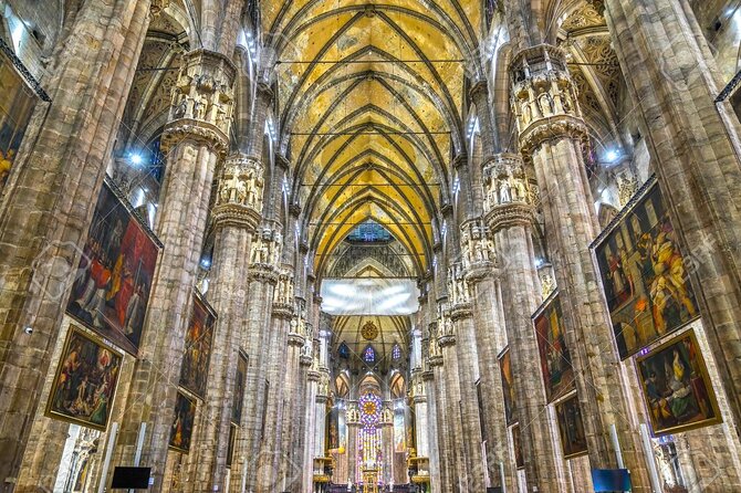 Milan Small Group: Duomo & Rooftop, Sforza Castle, Gelato Tasting - Getting Oriented: Meeting at the Galleria, Not the Middle of Nowhere