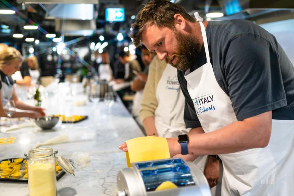 Milan: Small-group Pasta & Gelato Class with Unlimited Wine - The cooking “flow” that keeps everyone on track