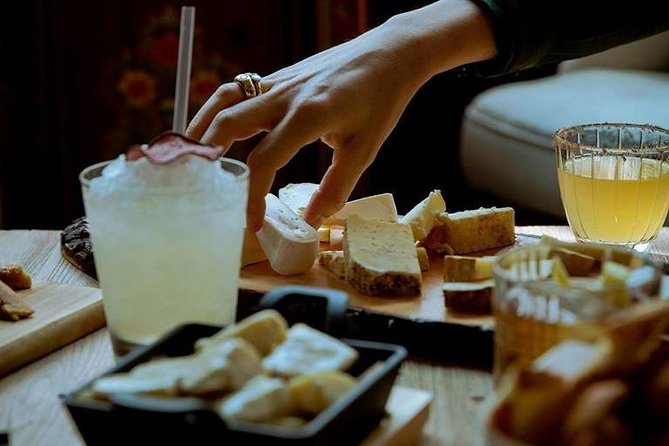 Milan: Sunset Navigli Food & Drinks Tour by Do Eat Better - Practical tips that make the tour smoother