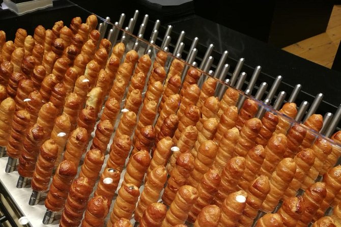 Milan: Sweet Delights Patisserie Tour by Do Eat Better - Stop 1: Largo Guido Donegani and the Milan sweet-spot introduction