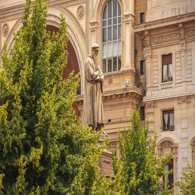 Milan: The Story of Leonardo da Vinci Private Guided Tour - The 2-hour route: La Scala area, Leonardo symbolism, then Santa Maria delle Grazie