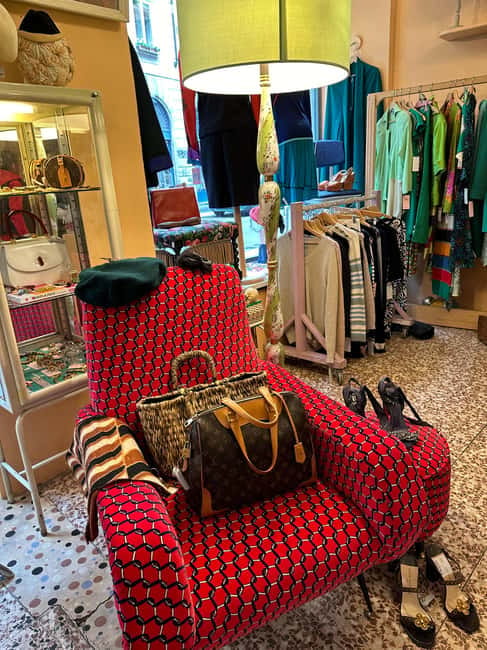 Milan: The Ultimate Vintage Shopping Guide - Key highlights that matter before you buy