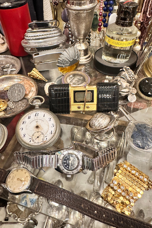 Milan: The Ultimate Vintage Shopping Guide - Weekly market guide: a second path for bargains