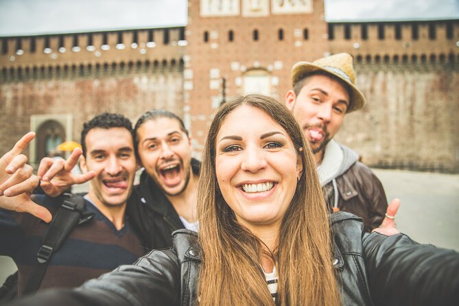 Milan Treasure Hunt for Groups of Friends, Team Building & Company Incentives - Fontana di Piazza Castello: hunting the Wedding Cake Fountain clue