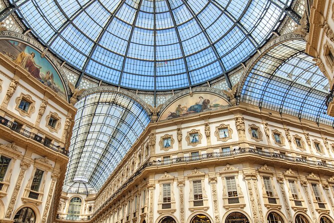 Milan Treasure Hunt for Groups of Friends, Team Building & Company Incentives - Piazza della Scala: ending at La Scala and thinking about tonight’s show
