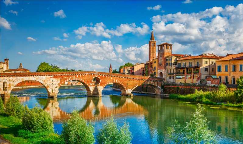 Milan: Verona Day Tour with a Lake Garda Cruise to Sirmione - Milan–Verona–Sirmione: What This Day Trip Really Feels Like