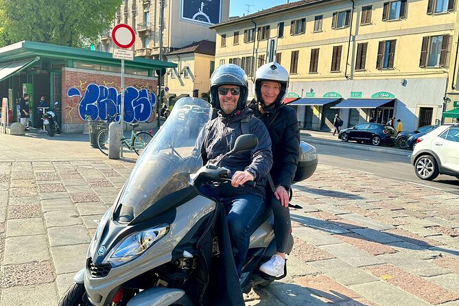 Milan Vespa Adventure: Private Tour for Couples and Friends - Stop 3: I Navigli canals and the story behind case a ringhiera
