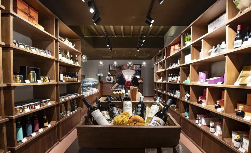 Milan Wine Tasting Aperitivo - Milan Wine Tasting Aperitivo: A Small-Group Spin on Aperitivo