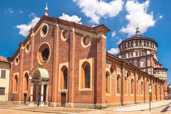 Milano Walking Tour with Audio and Written Guide by a Local - Stop 1: Castello Sforzesco to get your bearings