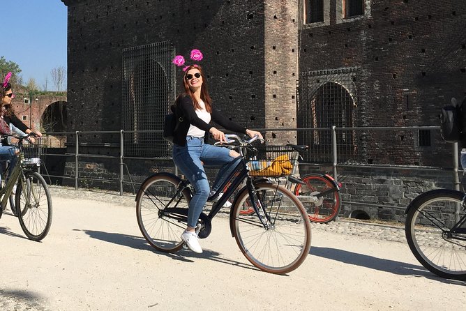 Milan's Hidden Gems: Unique Bike Tour (ENG, NL) - First Pedals at Via Guglielmo Pepe: Where to Start