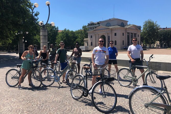 Milan's Hidden Gems: Unique Bike Tour (ENG, NL) - Brera District: Old Streets, Classic Milan Feel