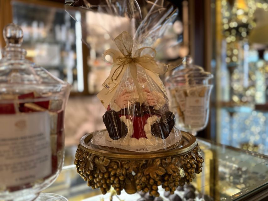 Milan's Panettone Tour - Where You Meet: Fontana di San Francesco to the First Baking Stop