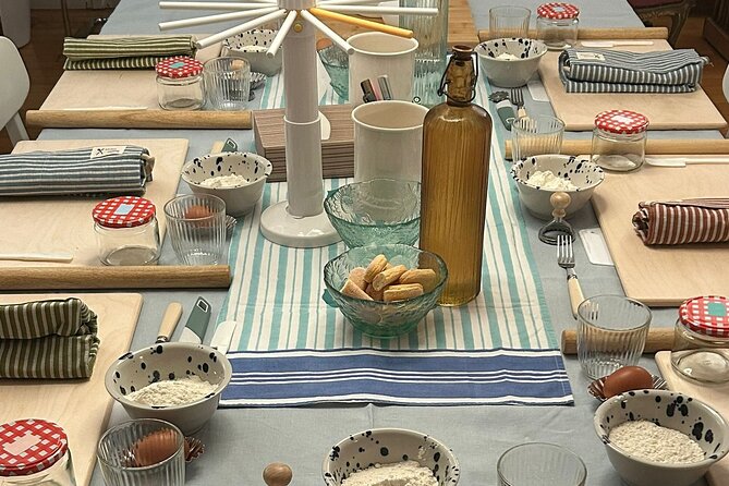 Pasta and Tiramisu join our cooking class - Your hands at the table: how Pietro (and Francesca) help you succeed