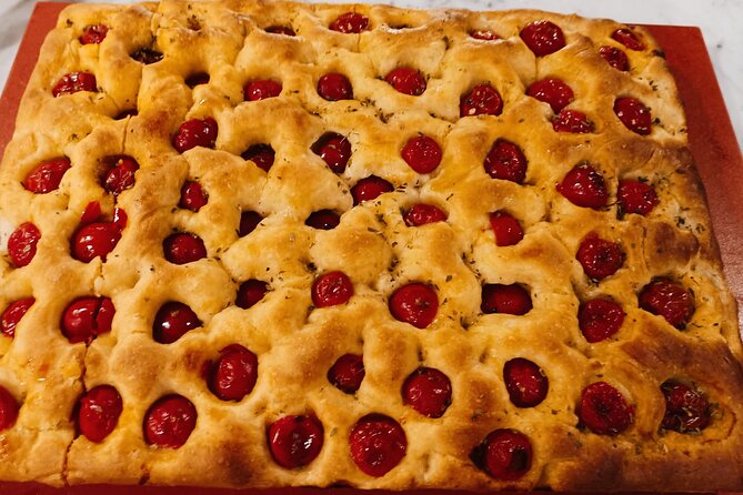 Pizza Cooking Class with Tiramisù and Wine Tasting in Milan - Who Should Book This Pizza and Tiramisù Class