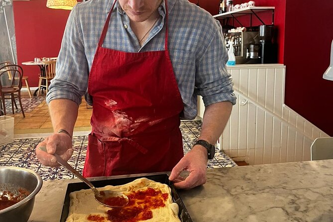 Premium Pizza Making Class at a Pizzeria in Como - Your dough workflow: proportions, kneading, and rising