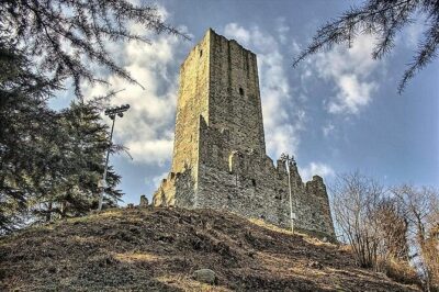 Private 2-Hour Tour of the Medieval Castle over Lake Como - Inside Castello Baradello: Walls, Tower of Time, and Museum Stops