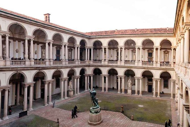 Private 3 Hours of Wonders in Milan (3km Friendly & Easy) - Brera District: Artists, Galleries, Boutiques, and Street-Level Charm
