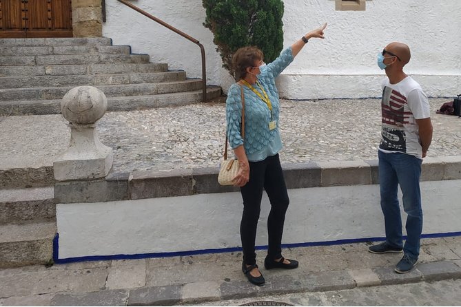 Private 4-Hour Walking Tour of Milan with private official tour guide - Pickup, Pace, and Listening on Busy Streets