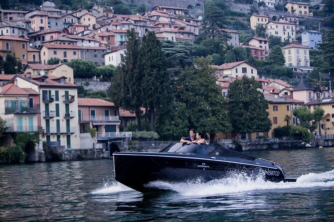 Private Boat Tour on the Lake Como - A private boat on Lake Como is the fast track to the good stuff