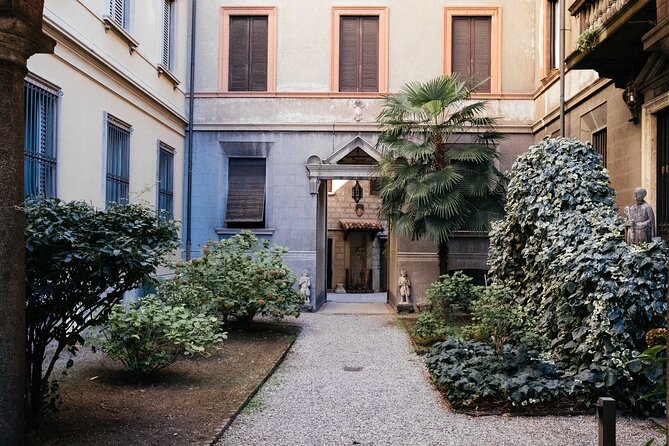 Private Milan Street Photography Walking Tour with an Artist - Price and Value for a Private Artist-Led Walk