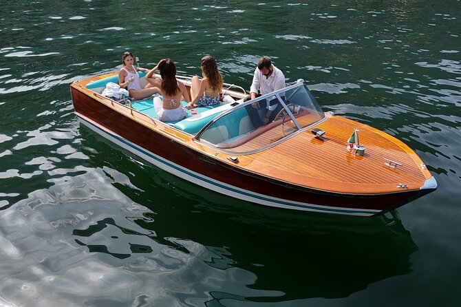 Private tour in classic wooden boat - Classic wooden boat, real Como vibes