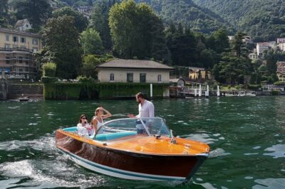 Private tour in classic wooden boat - Prosecco timing and the swim stop you’ll actually remember