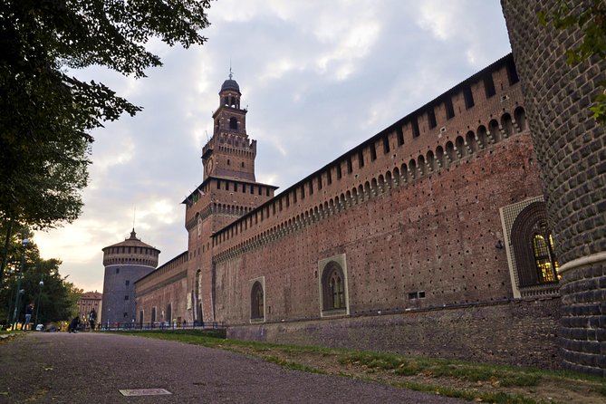 Skip the Line: Essential Milan Tour Including Da Vinci's 'The Last Supper' - Santa Maria delle Grazie area: where the painting lives
