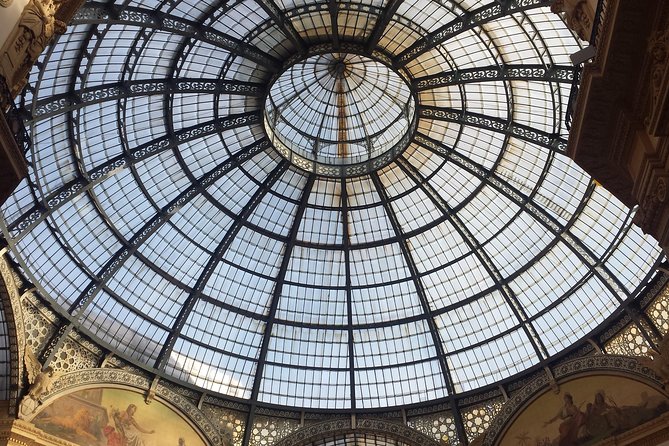 Skip the Line: Essential Milan Tour Including Da Vinci's 'The Last Supper' - La Scala and the Teatro scene: opera in street-level reality