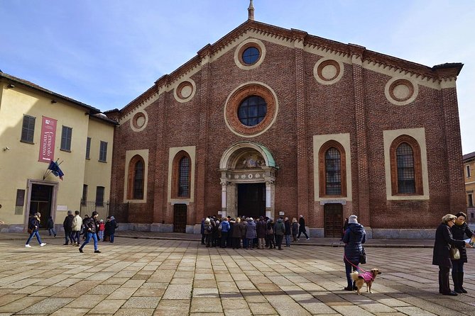 Skip the Line: Essential Milan Tour Including Da Vinci's 'The Last Supper' - Meeting point reality: how to avoid the “where is my group” panic
