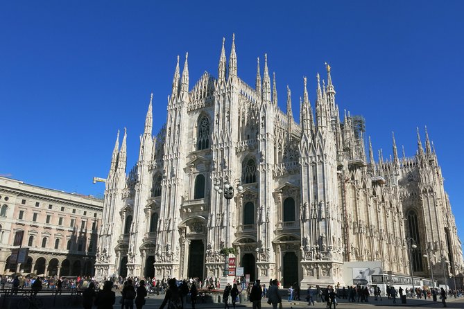 Skip the Line: Essential Milan Tour Including Da Vinci's 'The Last Supper' - Duomo Square and the outside view strategy (no cathedral time)
